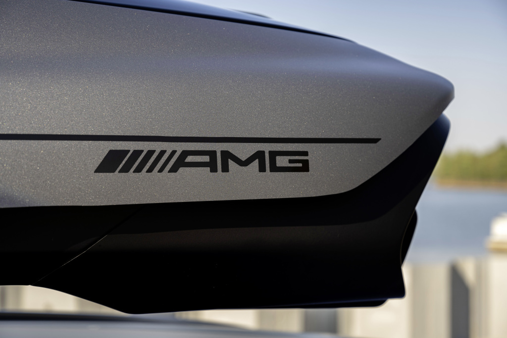 Багажный бокс на крыше Mercedes-AMG