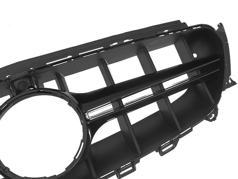 Решетка радиатора DIAMOND W213 черная